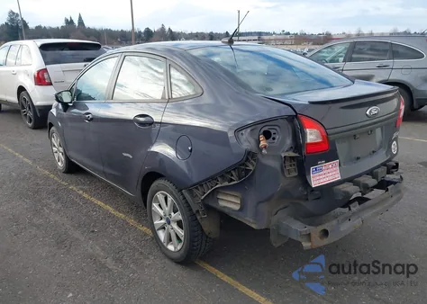 2013 Ford Fiesta Se z USA, uszkodzony, nr VIN 3FADP4BJ2DM167849